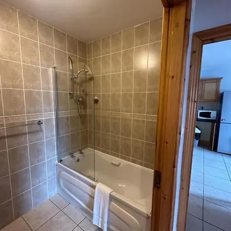 Apartment Snug Centrally Located